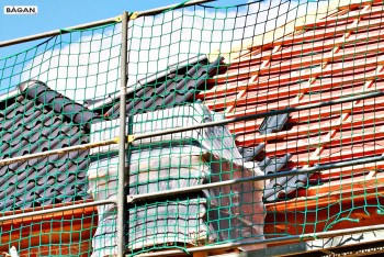 Zabezpieczenia na budowie - siatka materiałowa do zabezpieczenia budowy i placów budowlanych